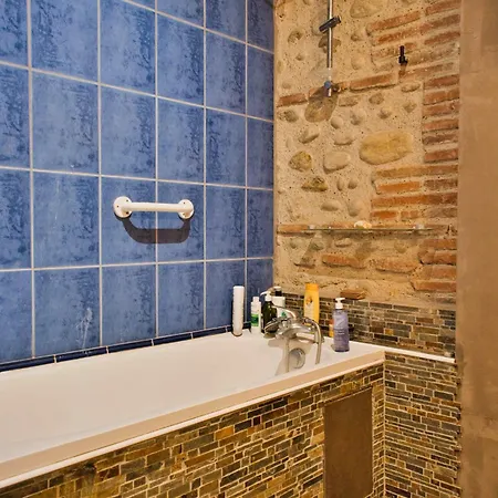 Comfortable And Spacious 69 M Apartament *